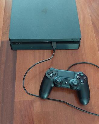 Playstation 4 slim con 13 giochi