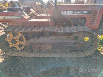  trattore cingolato new Holland 82-85 