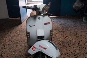 vespone 150 arcobaleno