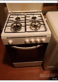 Lavastoviglie e cucina a gas