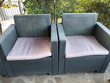 Poltrone e tavolino da esterno 