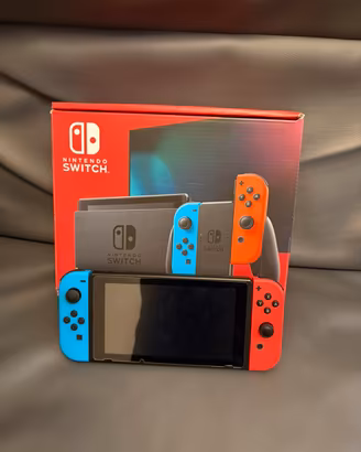 Nintendo Switch + Super Mario + custodia