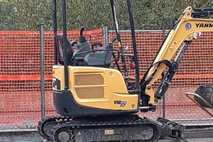 Mini escavatore yanmar vio 17