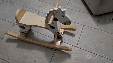 cavallo dondolo legno