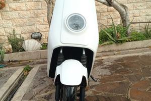 NIU NQI Sport Cargo 50cc batteria estesa 