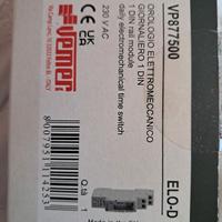 Orologio elettromeccanico giornaliero 1 din