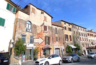2 LOCALI A PALIANO