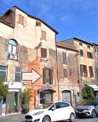 2 LOCALI A PALIANO