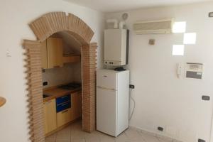 Privato affitta bilocale ristrutturato e arredato