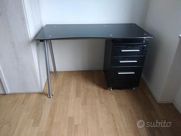 Scrivania nera