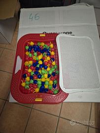 Gioco con chiodini di varie dimensioni