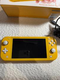 Nintendo Switch Lite Gialla + caricatore originale