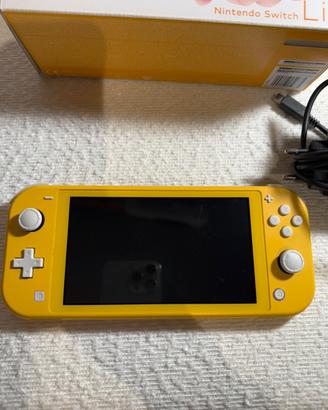 Nintendo Switch Lite Gialla + caricatore originale
