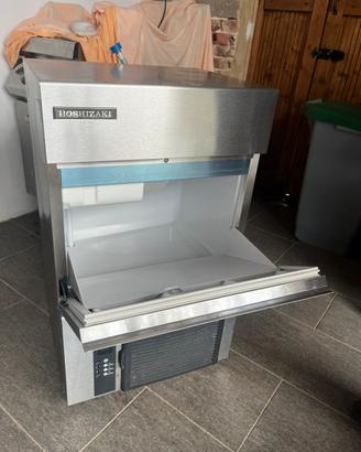 Fabbricatore professionale di ghiaccio a cubetti