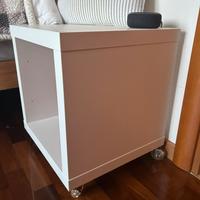 Comodini/mensole appendibili Ikea