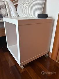 Comodini/mensole appendibili Ikea