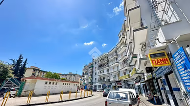 2 LOCALI A NAPOLI