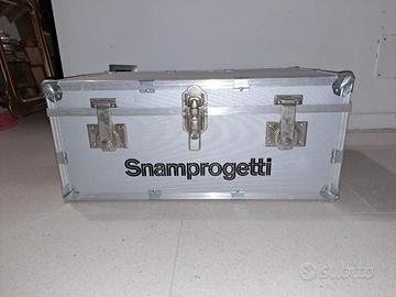 Baule da viaggio in alluminio superleggero. 