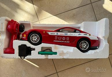 Macchina telecomandata “Ferrari”