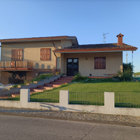 Villa con ampio giardino