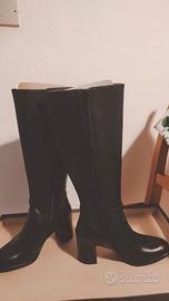 stivali donna nero giardini