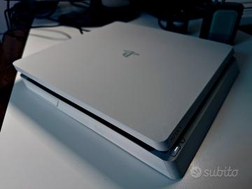 PS4 Slim 500 GB funzionante. Condizioni ottime