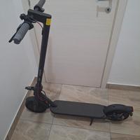 Monopattino elettrico Xiaomi Electric Scooter 4