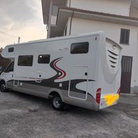 Camper, Hobby sfinx 725 su Daily 3000 180cv