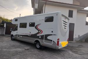 Camper, Hobby sfinx 725 su Daily 3000 180cv