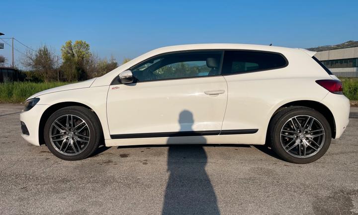 Volkswagen Scirocco 2.0 TDI 140CV DPF DSG