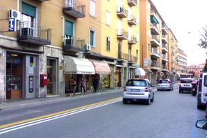 NEGOZIO A BOLOGNA