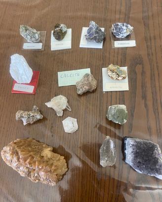 Collezione di Minerali:Ametista, Epidoto, Bornite