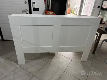 Testiera bianca con vano contenitore Ikea Brimnes