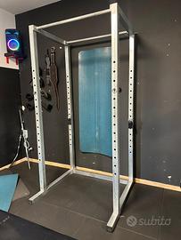 Power Rack + Dip Station – Struttura solida