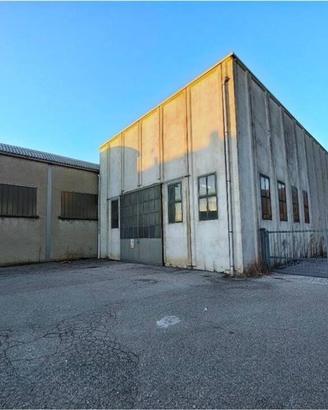 Immobile in asta di 1217 m² a Erba
