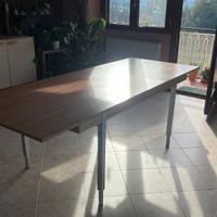 Tavolo Allungabile (2,2 m) + 6 Sedie Imbottite