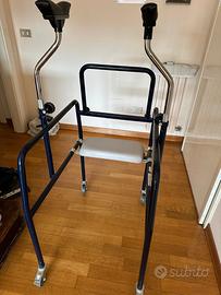 Deambulatore girello per anziani