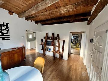 Splendido rustico ristrutturato (R 669)