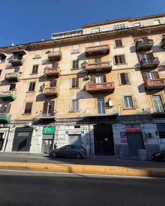 3 LOCALI A NAPOLI
