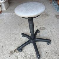 Varie sedie da studio medico