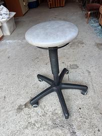 Varie sedie da studio medico