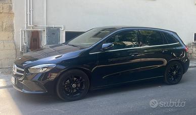 MERCEDES B200D
