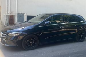 MERCEDES B200D