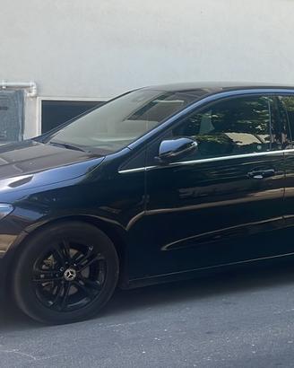 MERCEDES B200D