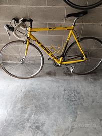 bici da corsa marca Rossin 