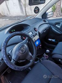 Toyota Yaris 1000 benzina con 10 mesi assicurazio