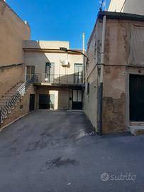 Casa indipendente su due piani