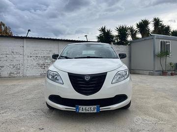 LANCIA Ypsilon 1.2 69 CV Gold