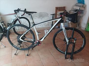 Bici full carbon leggerissima 29