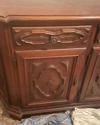 Grande credenza madia classica in legno di NOCE